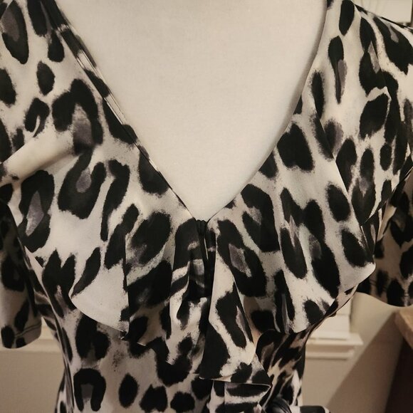 The LIMITED print Dress. Size XS (easily a S). NWT - Picture 2 of 13